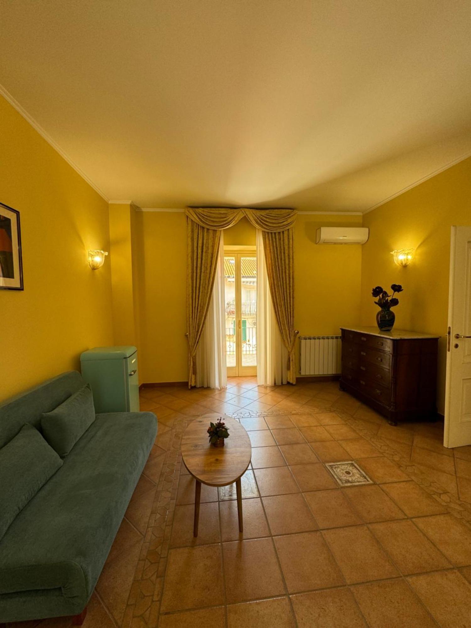 Casa Pepe - Fondi Vertice Rooms Esterno foto