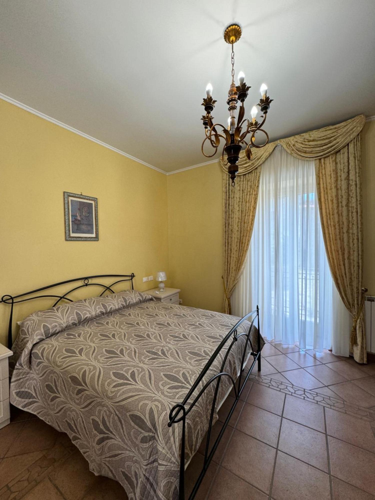 Casa Pepe - Fondi Vertice Rooms Esterno foto