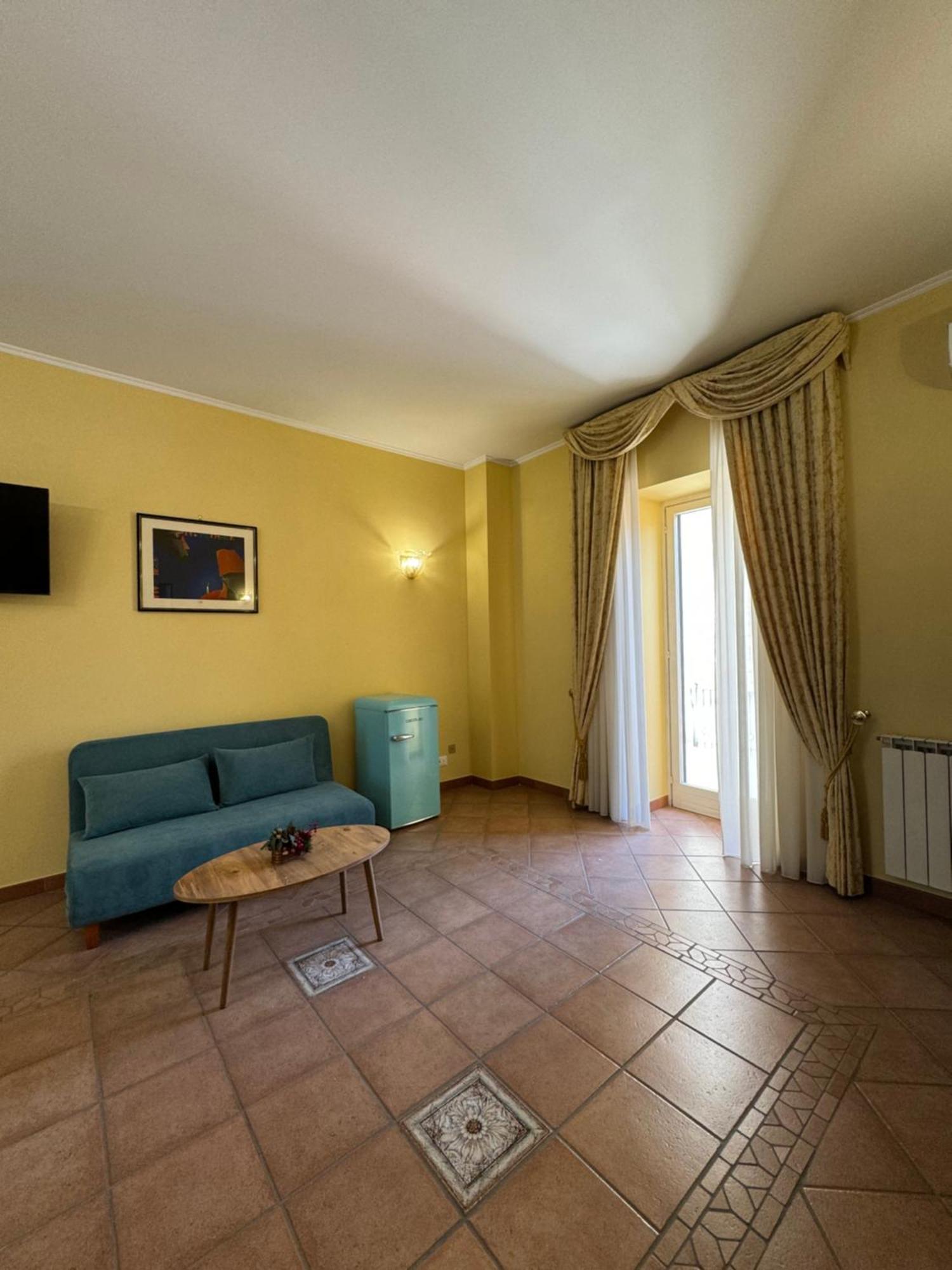 Casa Pepe - Fondi Vertice Rooms Esterno foto